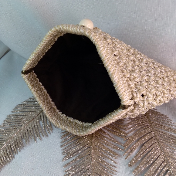 Woven clutch wallet - Picture 5 of 5